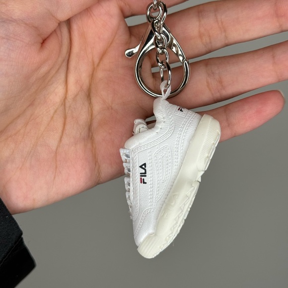 FILA Shoe KeyChain with Shoe Box Collectible - Picture 9 of 11